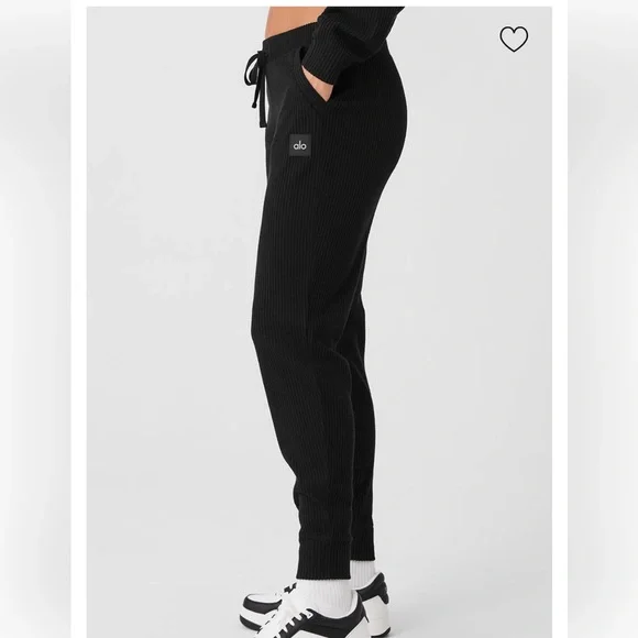 Alo Muse Black Sweatpants Size M - Picture 3 of 8